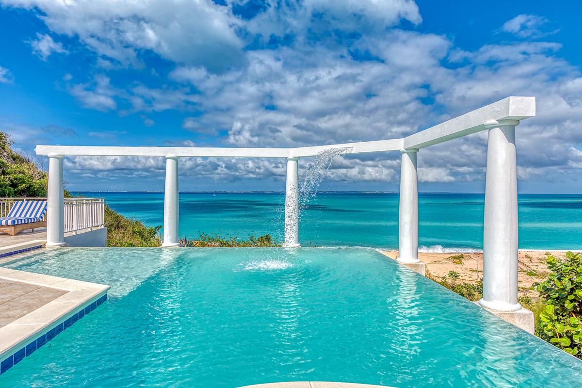Luxury Pool Villa St Martin - Pool Fountain